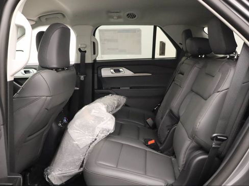 New 2026 Ford Explorer Active w/ Active Comfort Package AWD/4WD image 17