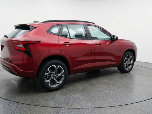 Used 2025 Chevrolet Trax LT image 9