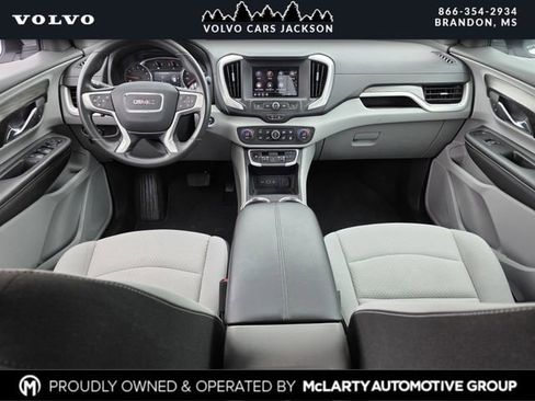 Used 2024 GMC Terrain SLE w/ Driver Convenience Package FWD image 8