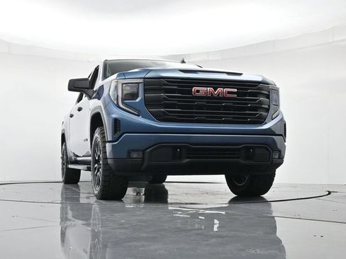 Used 2024 GMC Sierra 1500 Elevation image 30