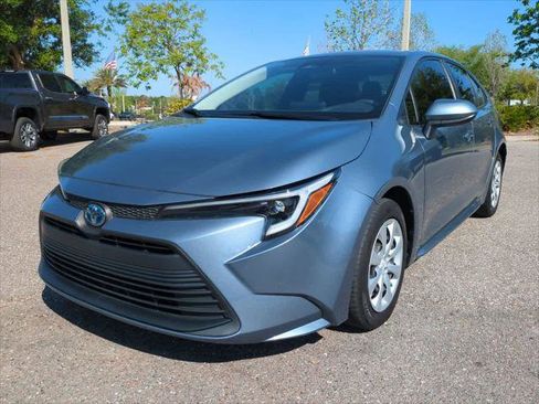 Certified 2023 Toyota Corolla LE image 2