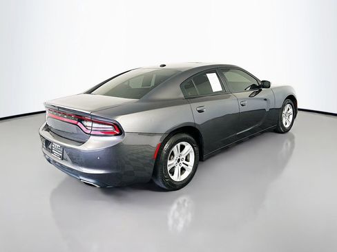 Used 2022 Dodge Charger SXT RWD image 7