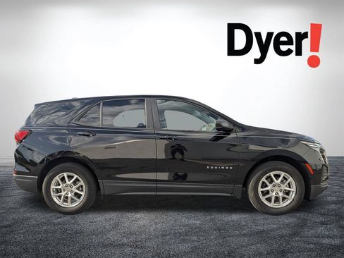 Used 2023 Chevrolet Equinox LS w/ LS Convenience Package FWD image 5