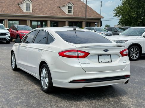 Used 2014 Ford Fusion SE w/ Equipment Group 202A FWD image 9