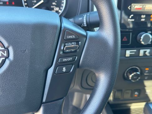 Certified 2025 Nissan Frontier SV image 22