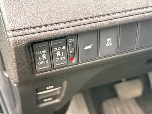 Used 2025 Honda Odyssey EX-L image 17