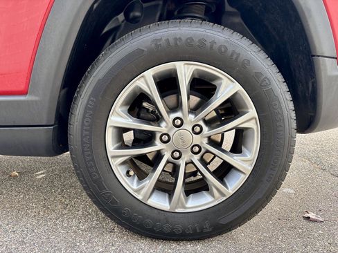 Used 2023 Jeep Compass Sport image 17