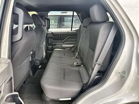 Used 2025 Toyota 4Runner SR5 AWD/4WD image 21