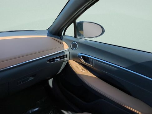 Used 2021 Hyundai Sonata Limited FWD image 12