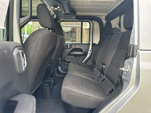Used 2023 Jeep Gladiator Overland image 23