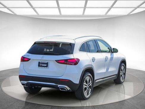 Certified 2025 Mercedes-Benz GLA 250 image 4