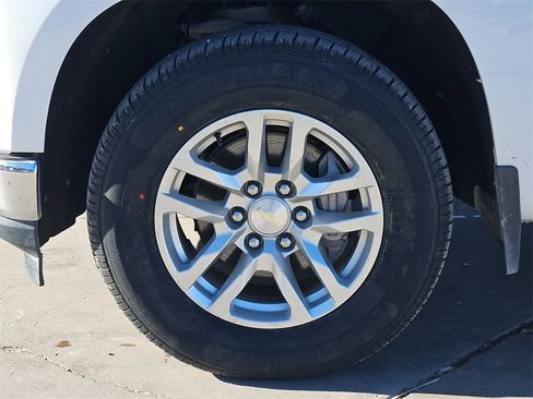 Used 2019 Chevrolet Silverado 1500 LT w/ Texas Edition image 9