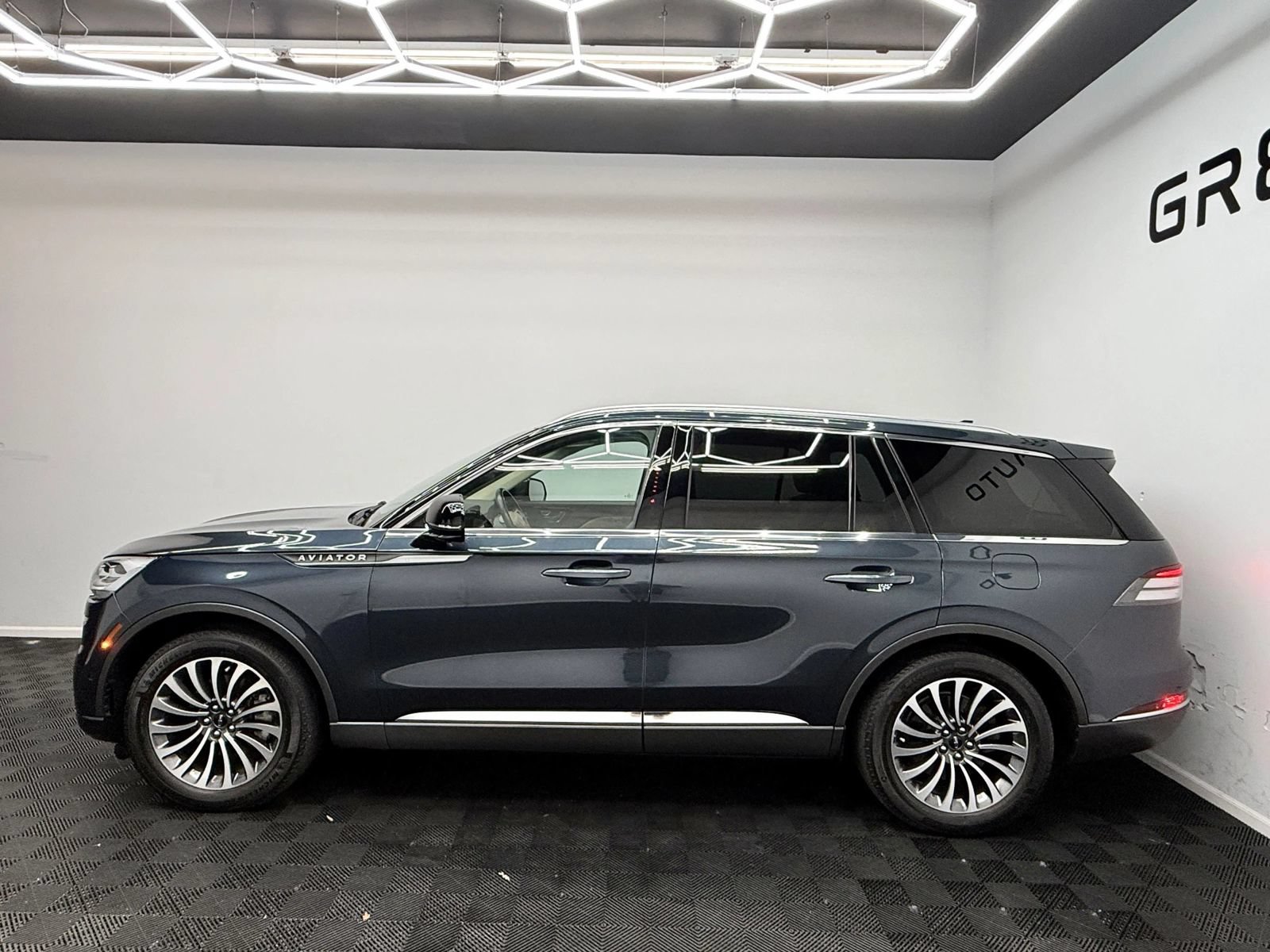 Used 2021 Lincoln Aviator Reserve w/ Equipment Group 201A AWD/4WD image 4