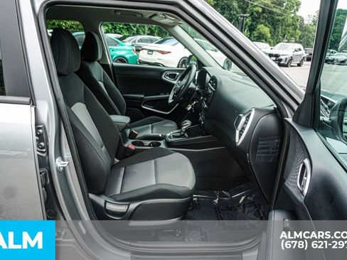 Used 2025 Kia Soul LX w/ LX Technology Package FWD image 23