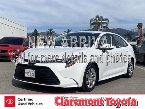 Certified 2025 Toyota Corolla LE image 1