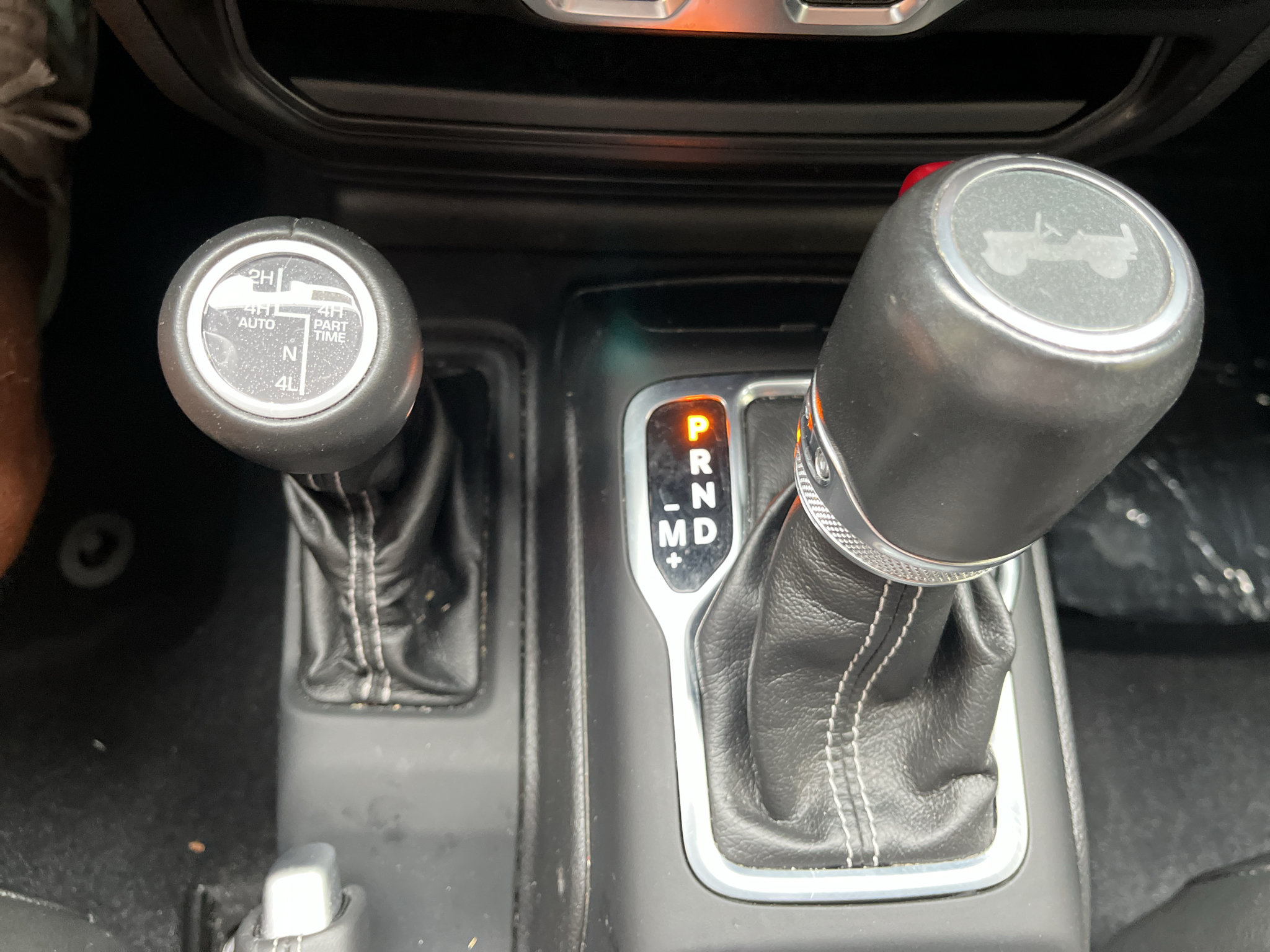 Used 2022 Jeep Wrangler Unlimited Sahara w/ Cold Weather Group AWD/4WD image 27