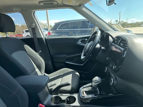 Used 2024 Kia Soul EX image 10