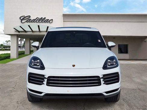 Used 2022 Porsche Cayenne Platinum Edition image 8