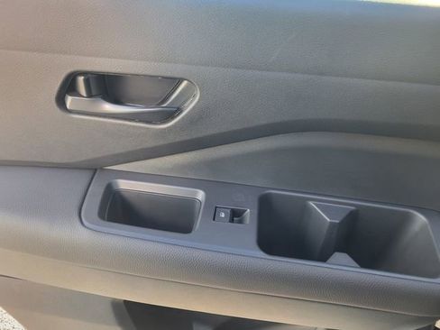 New 2025 Nissan Pathfinder SV image 32