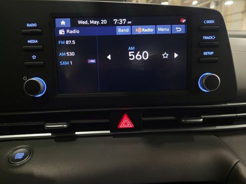 Used 2022 Hyundai Elantra SEL FWD image 25