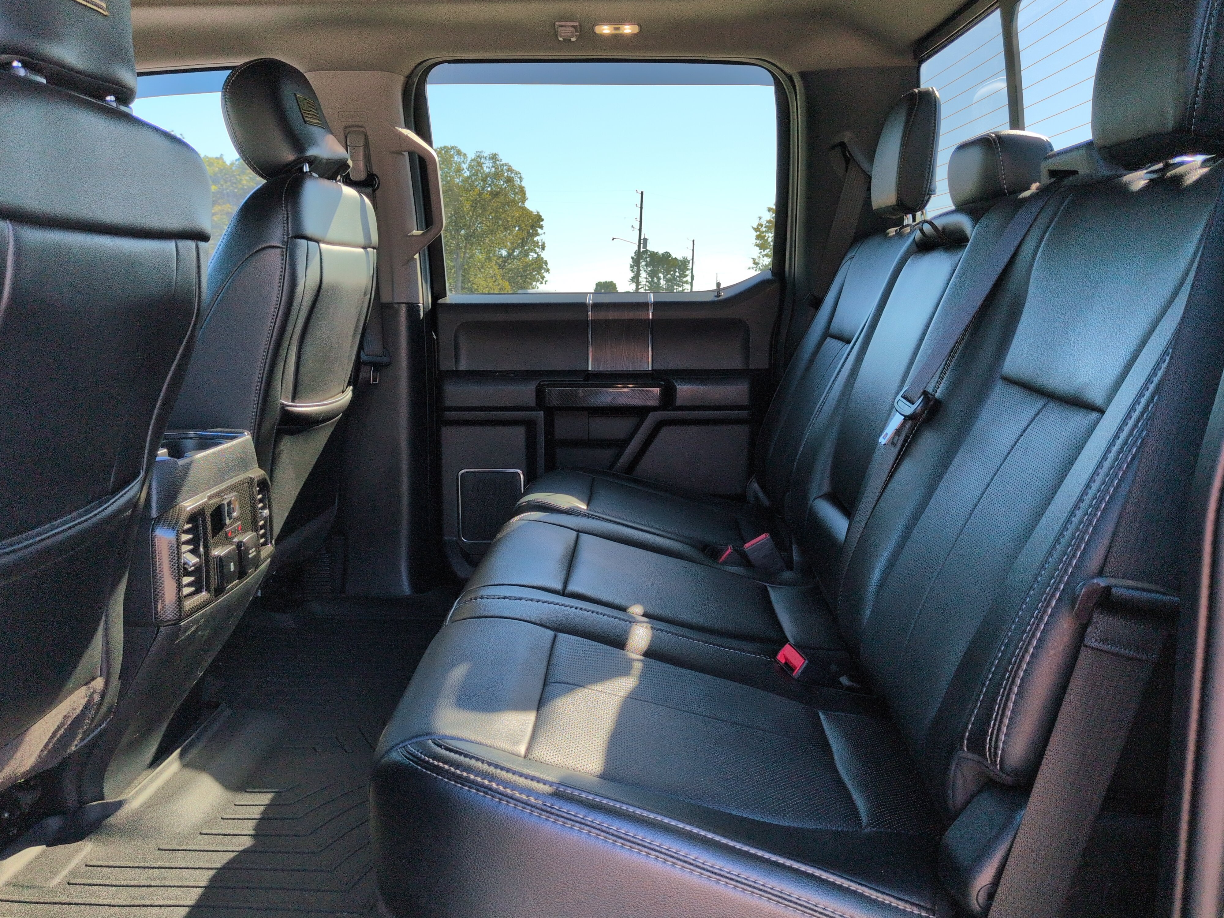 Used 2020 Ford F350 Lariat w/ Lariat Ultimate Package AWD/4WD image 12