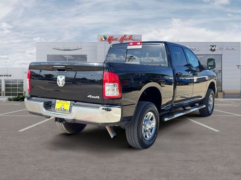 Used 2024 RAM 2500 Tradesman w/ Chrome Appearance Group AWD/4WD image 5