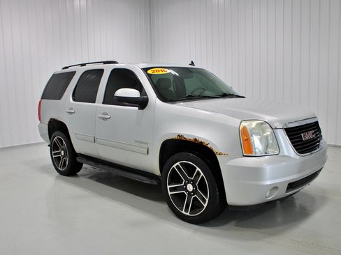 Used 2010 GMC Yukon SLT w/ SLT-2 Equipment Package AWD/4WD image 3