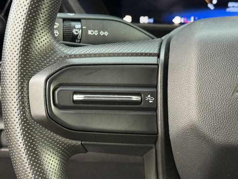 Used 2024 Chevrolet Colorado W/T image 16