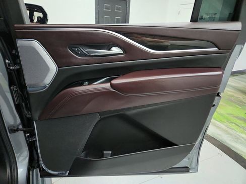 Used 2022 Cadillac Escalade ESV Sport Platinum w/ LPO, ONYX Package AWD/4WD image 33