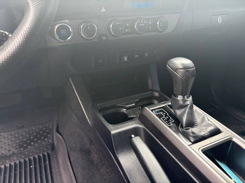 Used 2021 Toyota Tacoma TRD Sport AWD/4WD image 17