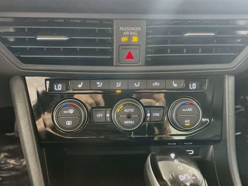 Used 2023 Volkswagen Jetta SE FWD image 23