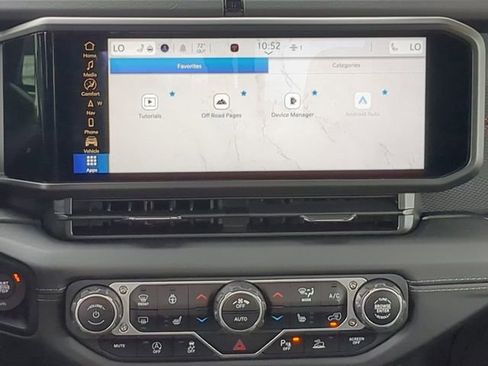 New 2025 Jeep Gladiator Rubicon image 17