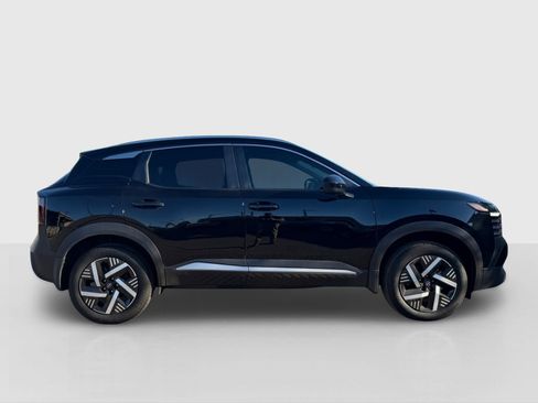 New 2026 Nissan Kicks SV w/ SV Premium Package FWD image 7