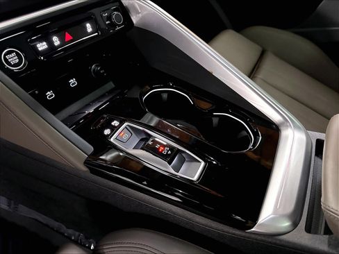 Certified 2025 Audi Q5 Prestige AWD/4WD image 18