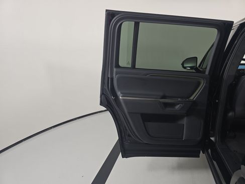 Used 2025 Rivian R1S Adventure AWD/4WD image 17