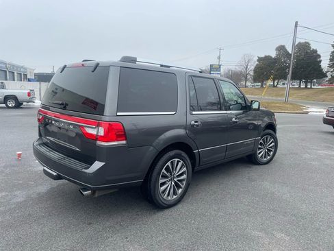 Used 2017 Lincoln Navigator Select image 17