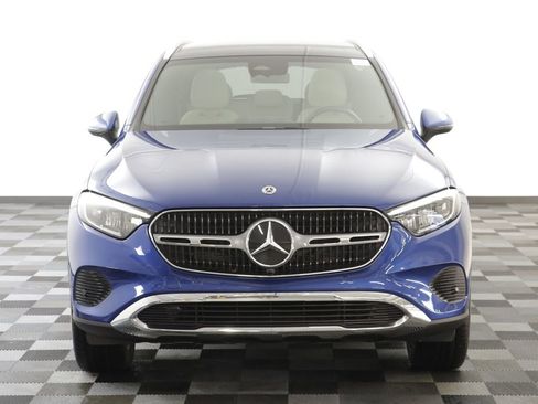 Used 2024 Mercedes-Benz GLC 300 4MATIC image 23