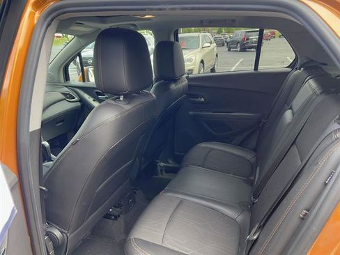 Used 2017 Chevrolet Trax LT w/ Sun & Sound Package FWD image 11