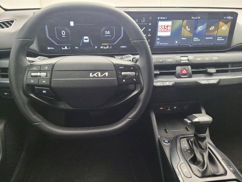 Used 2025 Kia K4 EX FWD image 22