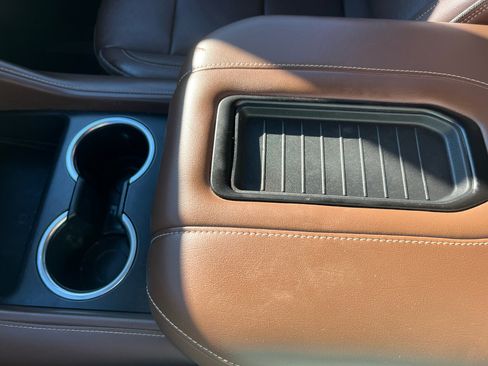 Used 2021 Chevrolet Suburban High Country w/ Premium Package image 35