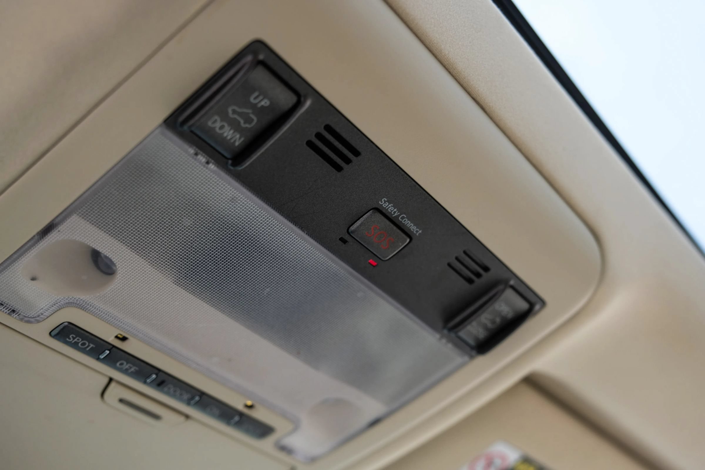 Used 2013 Lexus LX 570 4WD w/ Luxury Pkg image 38