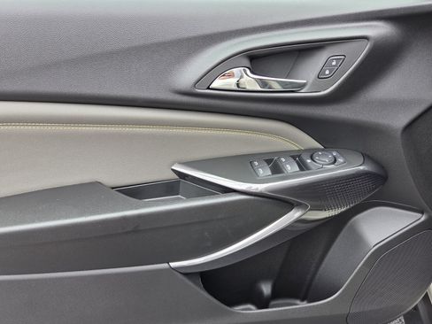 New 2026 Chevrolet Trax ACTIV w/ Sunroof Package FWD image 11