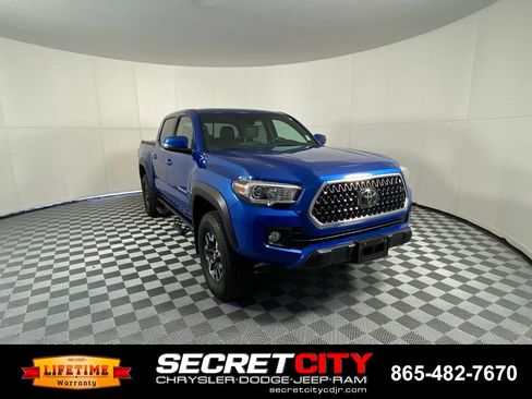 Used 2018 Toyota Tacoma TRD Off-Road AWD/4WD image 1