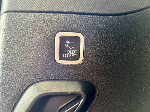 Used 2022 Jeep Grand Wagoneer Series III w/ Rear Seat Video Group 1 image 18