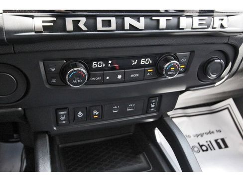 Used 2025 Nissan Frontier SV w/ SV Convenience Package RWD image 26