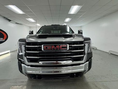 New 2026 GMC Sierra 2500 SLT image 2