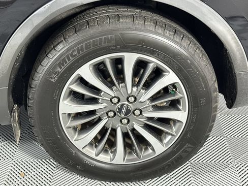 Used 2020 Lincoln Nautilus FWD w/ Equipment Group 101A image 10