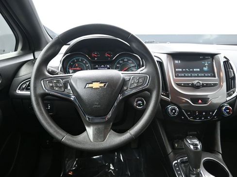 Used 2018 Chevrolet Cruze LT w/ Convenience Package image 29
