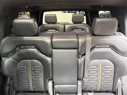 Used 2024 Rivian R1S Adventure AWD/4WD image 32