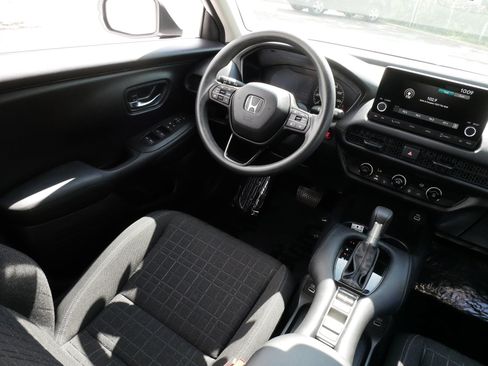 Certified 2023 Honda HR-V LX image 9